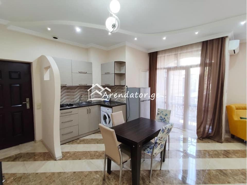 באטומי Apartment Face מראה חיצוני תמונה
